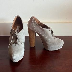 Steve Madden Crikus Taupe Suede Heels